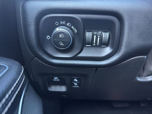 Used 2019 RAM 1500 Laramie AWD/4WD image 20