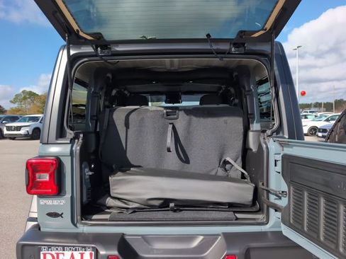 Used 2024 Jeep Wrangler Rubicon w/ Safety Group image 5