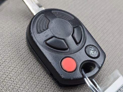 Used 2011 Ford Fusion Hybrid image 32