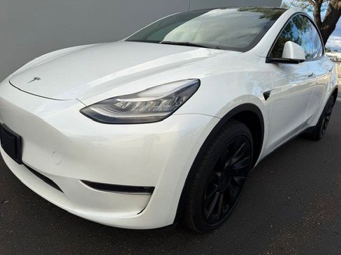 Used 2023 Tesla Model Y Long Range image 5