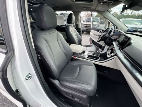 Used 2023 Kia Carnival SX Prestige image 26