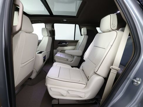 Used 2026 GMC Yukon Denali w/ Sun & Power Step Package AWD/4WD image 17