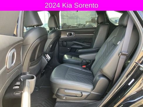 Used 2024 Kia Sorento SX Prestige image 18