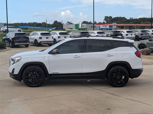Used 2019 GMC Terrain SLT w/ Preferred Package FWD image 2