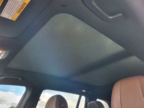 Used 2024 Mercedes-Benz GLS 450 4MATIC image 15