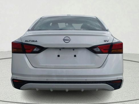 Used 2024 Nissan Altima 2.5 SV image 5