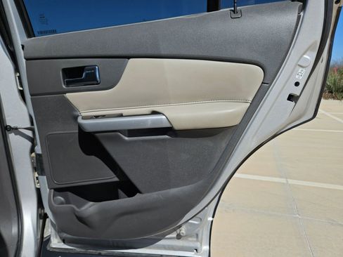 Used 2013 Ford Edge SE image 26