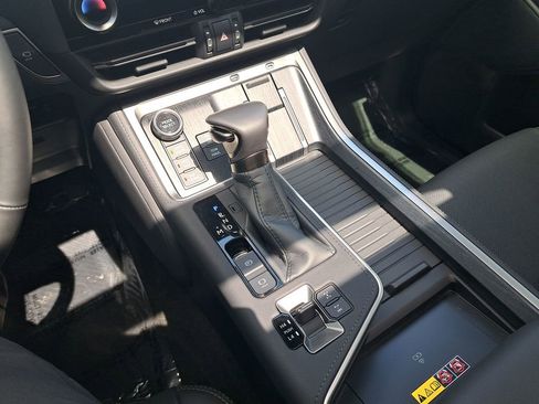 Used 2025 Lexus GX 550 AWD/4WD image 27