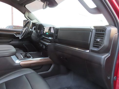 Used 2024 Chevrolet Silverado 2500 LT image 54