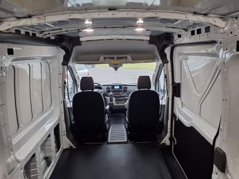 New 2025 Ford Transit 250 148 Medium Roof image 7