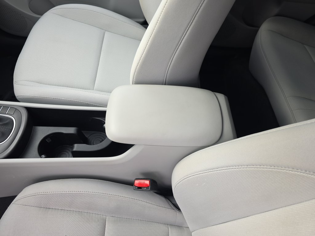 Used 2025 Hyundai Kona SEL FWD image 23