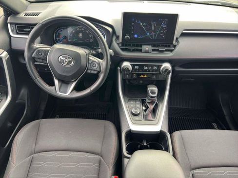 Used 2023 Toyota RAV4 SE image 10
