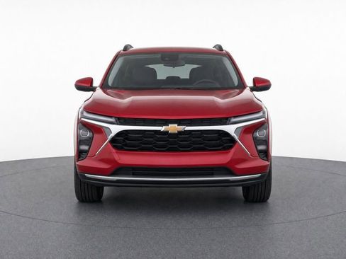 Used 2025 Chevrolet Trax LT w/ Driver Confidence Package FWD image 5