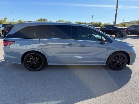 Used 2023 Honda Odyssey Sport image 7