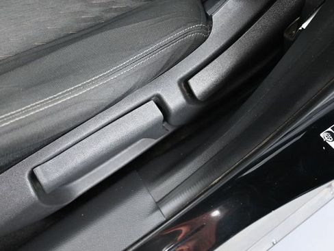 Used 2018 Nissan Rogue S image 12