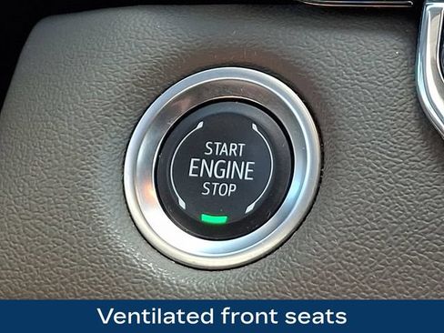 Used 2025 Chevrolet Colorado ZR2 w/ Midnight Edition AWD/4WD image 19