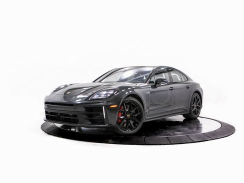 New 2026 Porsche Panamera 4S image 1