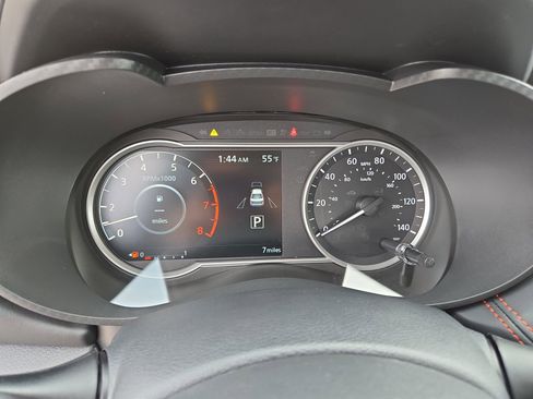 New 2025 Nissan Versa SR w/ Trunk Package image 35