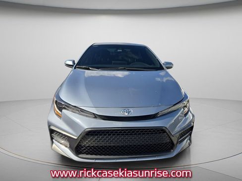 Used 2021 Toyota Corolla SE FWD image 3