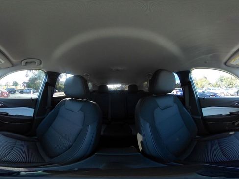 Used 2025 Chevrolet Trax LT w/ LT Convenience Package image 42