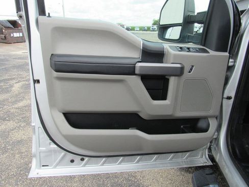 Used 2019 Ford F250 XLT w/ Snow Plow Prep Package AWD/4WD image 29