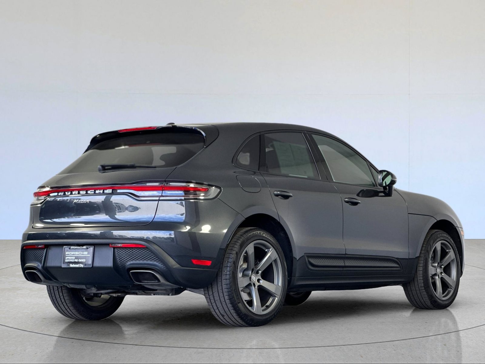 Certified 2026 Porsche Macan AWD/4WD image 8