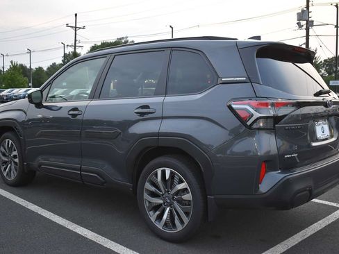 Used 2025 Subaru Forester Touring AWD/4WD image 6
