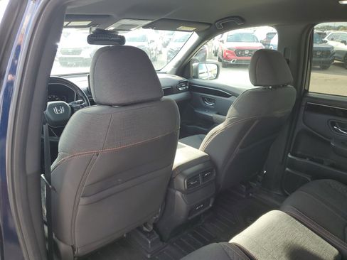 Used 2023 Honda Pilot Sport image 19
