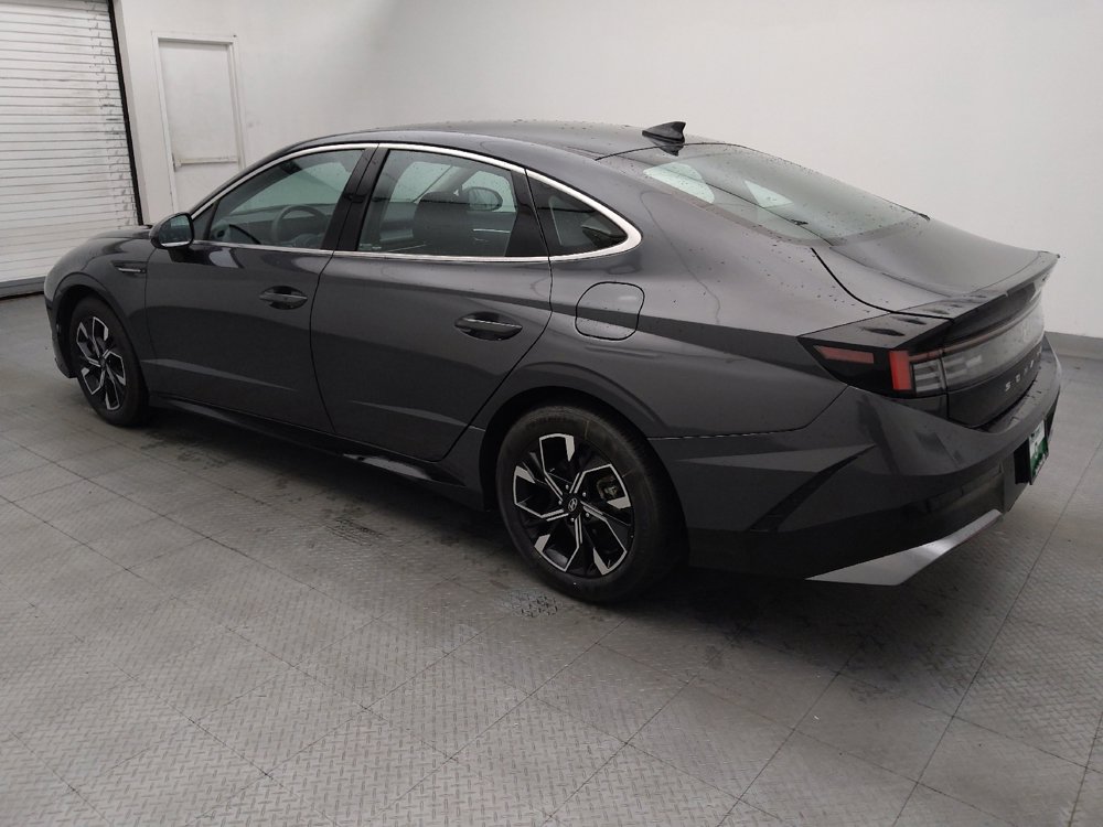 Used 2025 Hyundai Sonata SEL FWD image 3