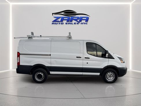 Used 2017 Ford Transit 250 130 Low Roof image 7