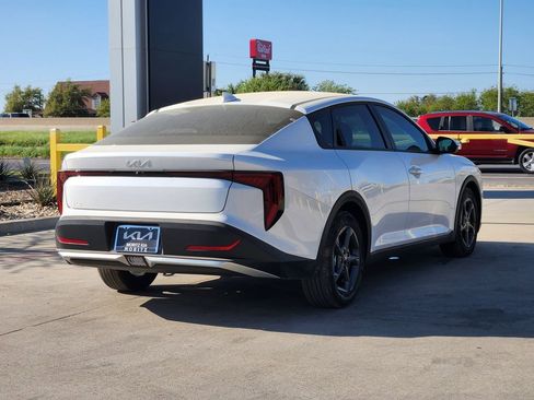 New 2026 Kia K4 LXS image 3