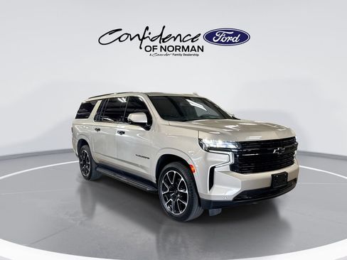 Used 2023 Chevrolet Suburban RST w/ Luxury Package RWD image 11