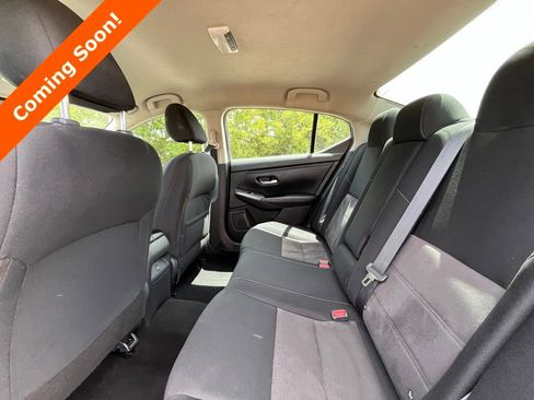 Used 2022 Nissan Sentra SR w/ Electronics Package FWD image 5