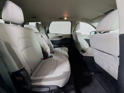 Used 2022 Nissan Pathfinder SV AWD/4WD image 34