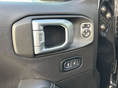 Used 2022 Jeep Gladiator Overland w/ Popular Equipment Package AWD/4WD image 12