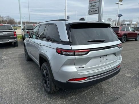New 2026 Jeep Grand Cherokee Altitude AWD/4WD image 11