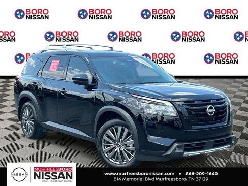 Certified 2025 Nissan Pathfinder SL w/ Black Appearance Package FWD image 1