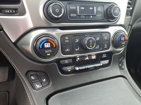 Used 2019 Chevrolet Suburban Premier image 35