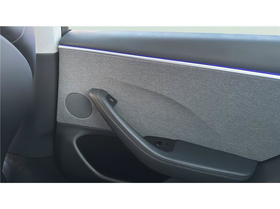 Used 2025 Tesla Model 3 Long Range RWD image 23