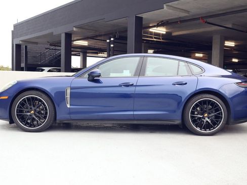 Certified 2022 Porsche Panamera 4 Platinum Edition image 2