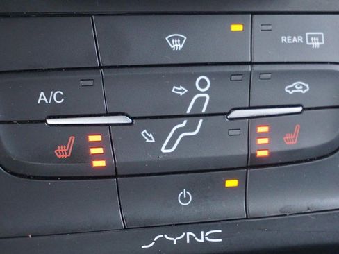 Used 2018 Ford Focus SE w/ Cold Weather Package image 40