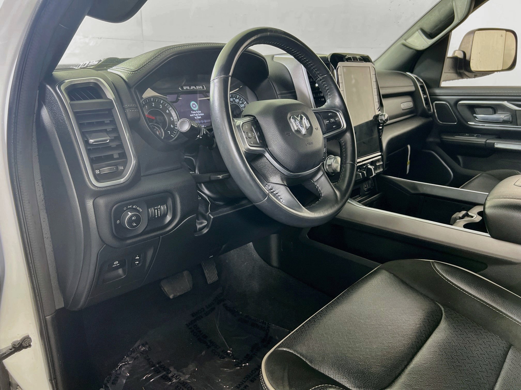 Used 2023 RAM 1500 Laramie AWD/4WD image 9