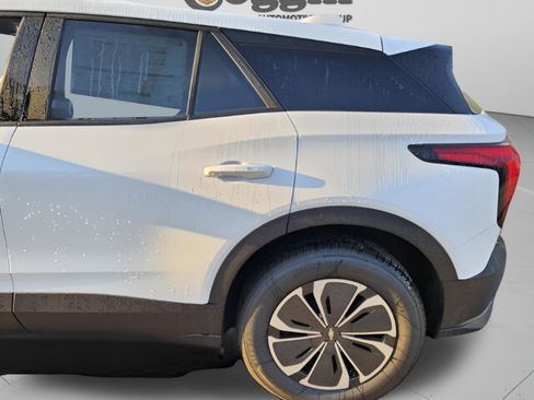 New 2025 Chevrolet Blazer EV LT AWD/4WD image 28