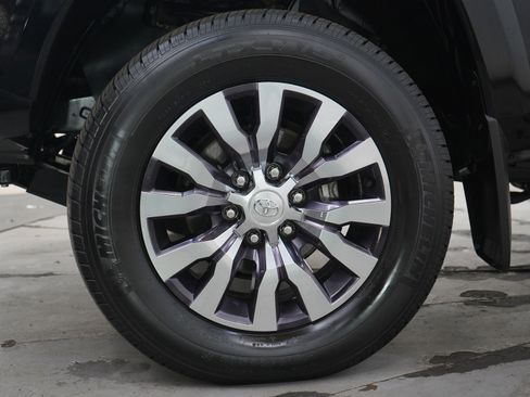 Used 2022 Toyota Tacoma Limited AWD/4WD image 26