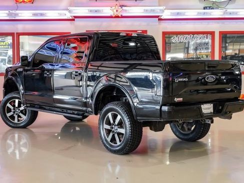 Used 2017 Ford F150 XLT w/ Equipment Group 302A Luxury image 4