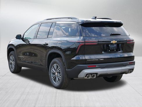 New 2026 Chevrolet Traverse LT w/ Driver Confidence Package AWD/4WD image 3