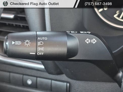 Used 2023 Nissan Rogue SV image 29