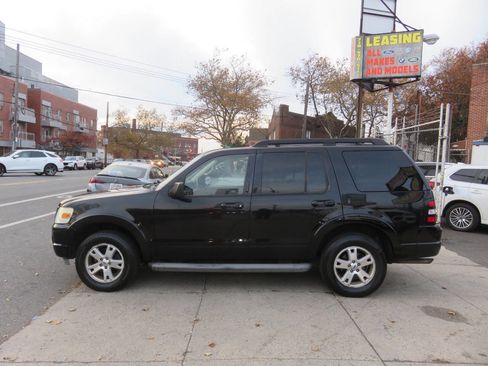 Used 2010 Ford Explorer XLT image 6