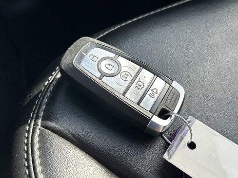 Used 2021 Ford Explorer XLT w/ Equipment Group 202A image 33