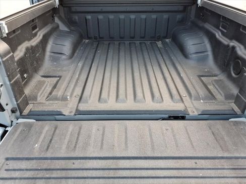 Used 2023 Nissan Frontier PRO-4X w/ Technology Package AWD/4WD image 15